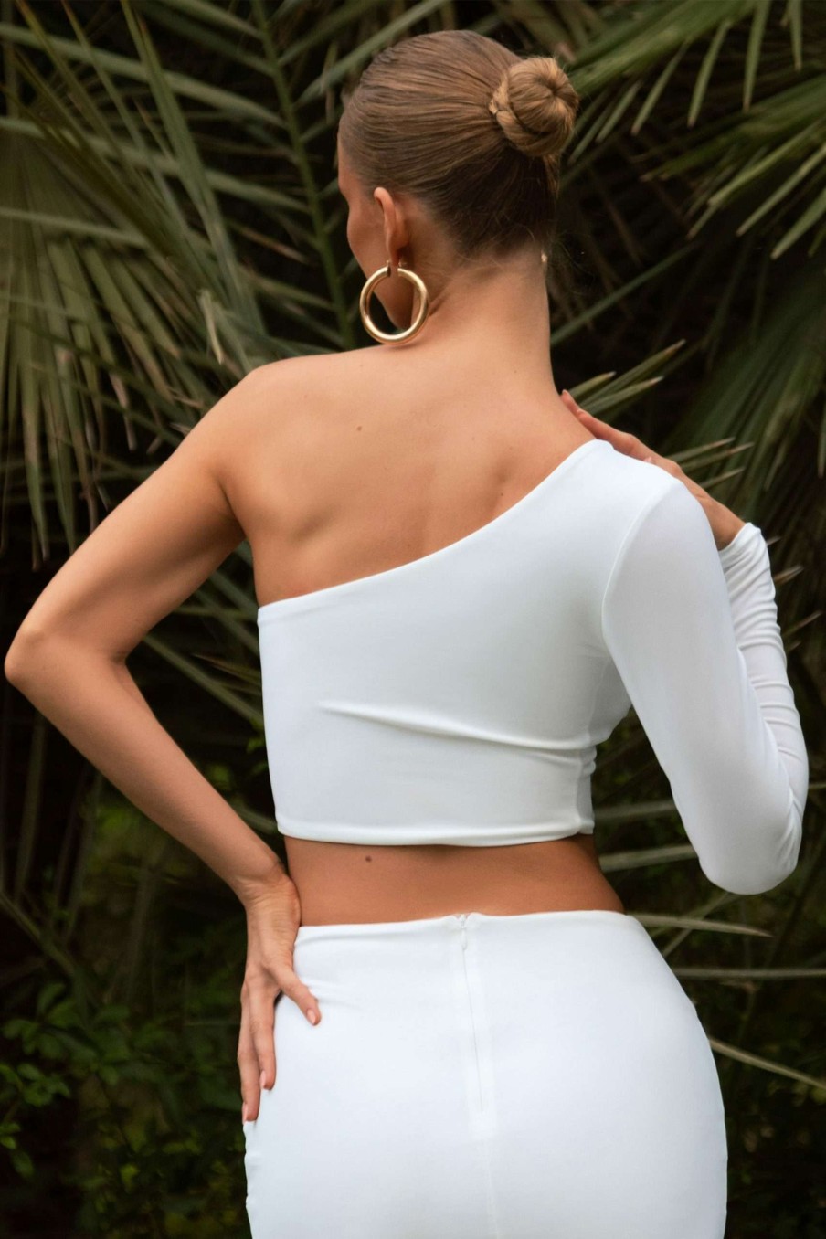 Clothing * | Step Up | White Asymmetric One Shoulder Long Sleeve Crop Top Club L London Best-Selling